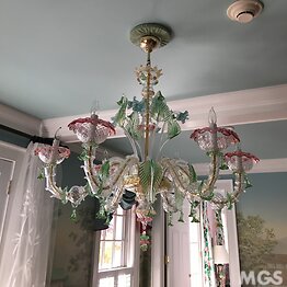 Crystal and gold Ca 'Rezzonico chandelier with pink and green decoration