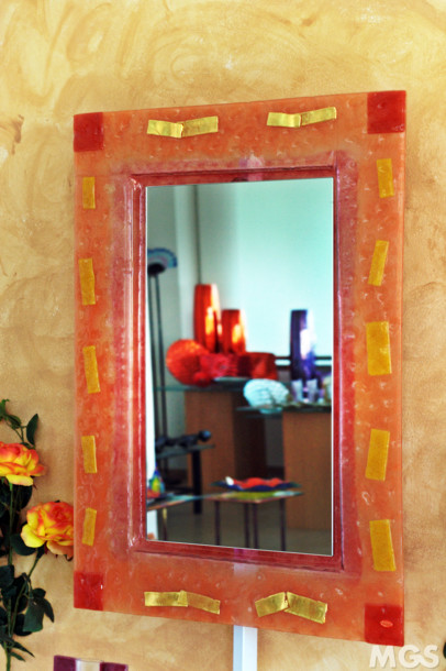 Coloured mirror, Modern mirror in salmon color with gold cards