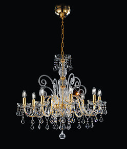 Crystal chandelier at six lights