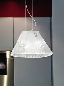 Sudblasted crystal suspended lamp