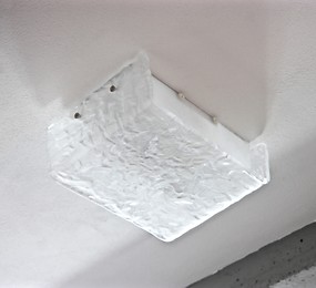 Ceiling lamp in opaque crystal
