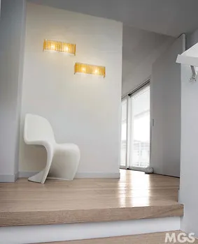 Wall light with amber graniglia