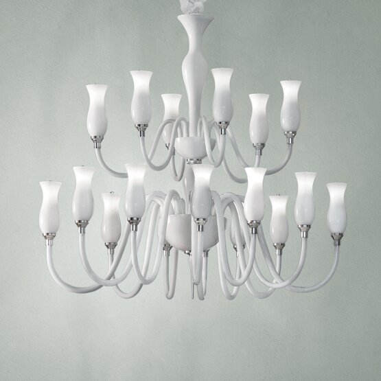 Teodato Chandelier, Chandelier at eighteen lights