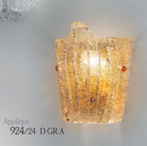 Wall light with amber graniglia
